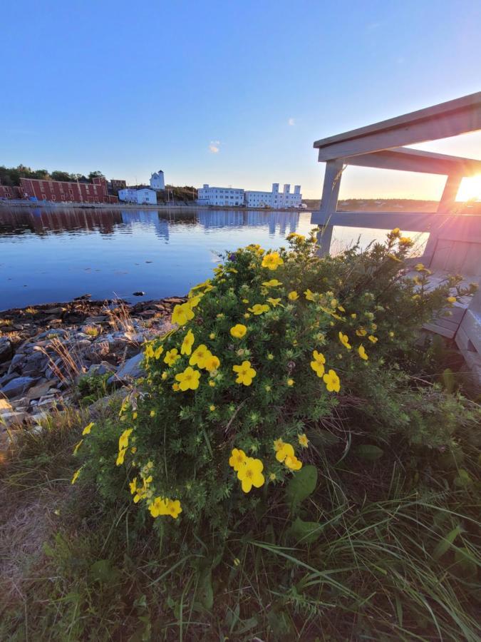 The Harbourside Inn Port Union Bagian luar foto